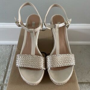 Ugg Fitchie sandals size 8.5. Excellent, gently used condition w/ original box.